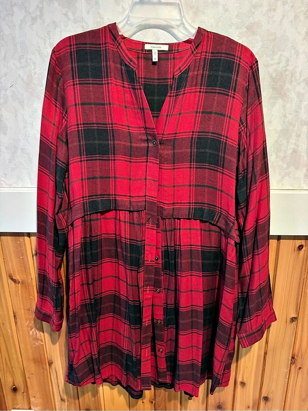Maurices Plaid tunic in Red & Black Size Medium Like New